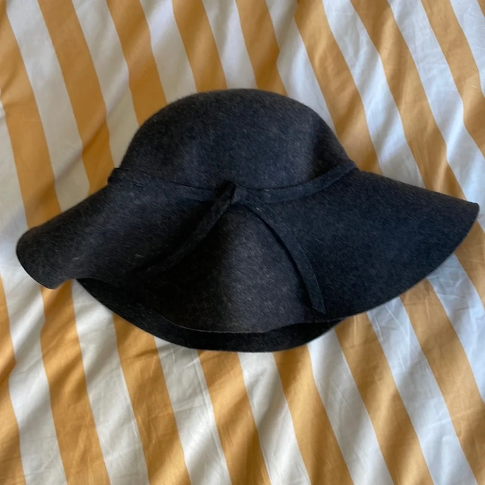 Wool brimmed hat